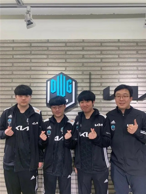 但老鹰及时 但老鹰及时